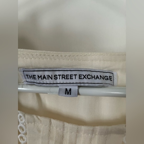 Main Street Exchange | Emma Cream Linen Top - Picture 7 of 7